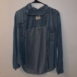 American Eagle jean jacket. Light denim. XS